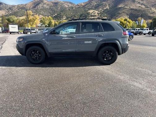 2022 Jeep Cherokee Trailhawk