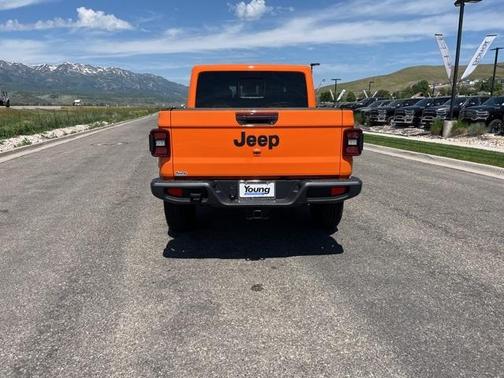 2025 Jeep Gladiator Sport