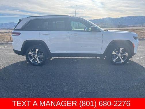 Bright White Clearcoat 2026 Jeep Grand Cherokee Limited