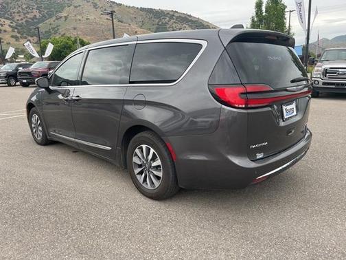 2023 Chrysler Pacifica Hybrid Limited