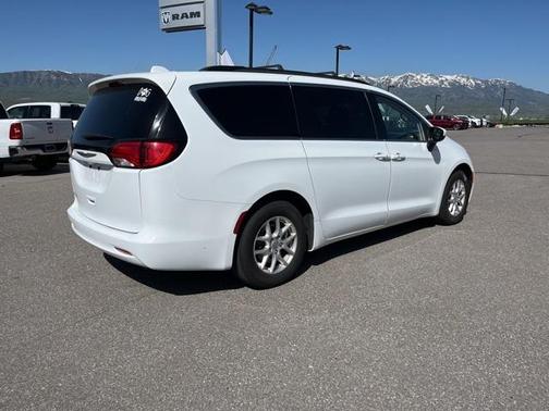 2020 Chrysler Voyager LXI