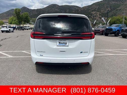 Bright White Clearcoat 2024 Chrysler Pacifica Hybrid Select