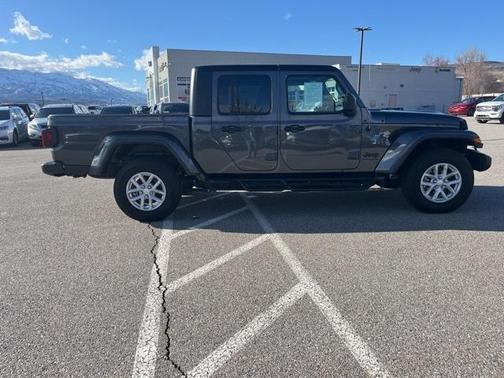 2023 Jeep Gladiator Sport