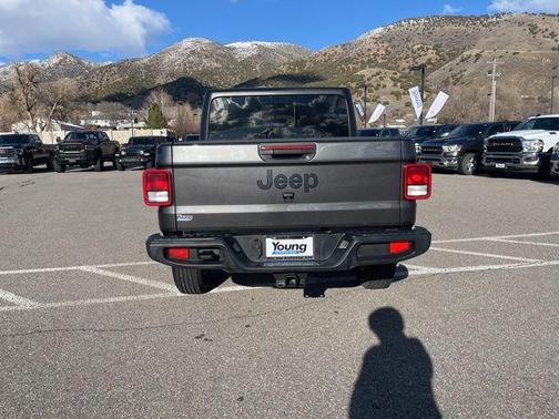 2023 Jeep Gladiator Sport