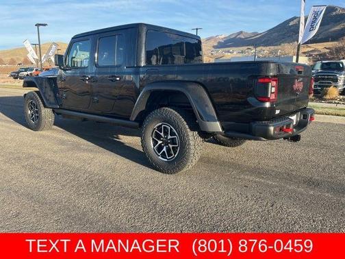 Black Clearcoat 2026 Jeep Gladiator Rubicon