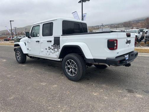 Bright White Clearcoat 2026 Jeep Gladiator Sport