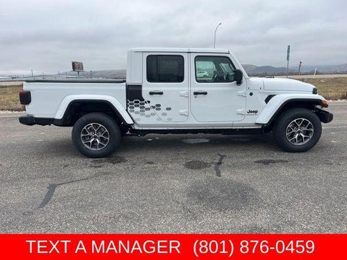Bright White Clearcoat 2026 Jeep Gladiator Sport
