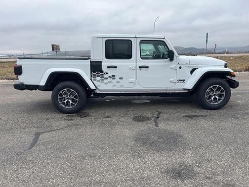 Bright White Clearcoat 2026 Jeep Gladiator Sport