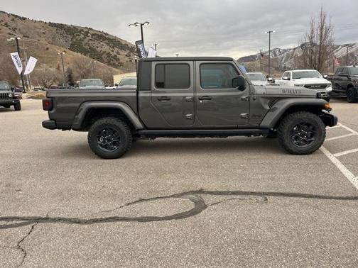 2023 Jeep Gladiator Sport