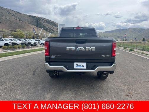 Granite Crystal Clearcoat Metallic 2026 RAM 1500 Big Horn/Lone Star