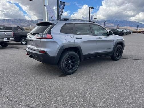 2021 Jeep Cherokee Trailhawk