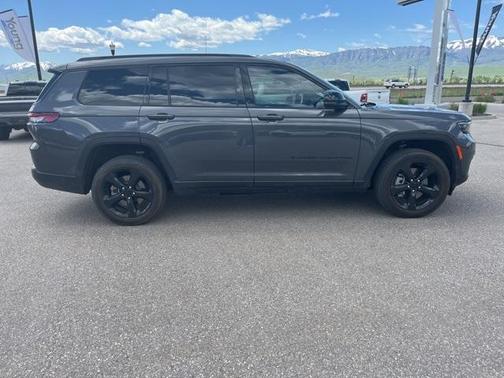 2023 Jeep Grand Cherokee L Laredo
