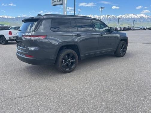 2023 Jeep Grand Cherokee L Laredo