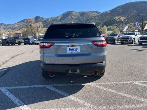 Satin Steel Metallic 2021 Chevrolet Traverse LT Cloth