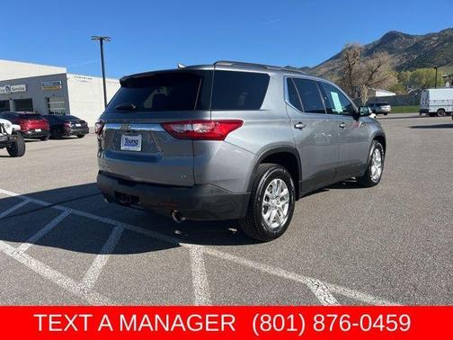 Satin Steel Metallic 2021 Chevrolet Traverse LT Cloth