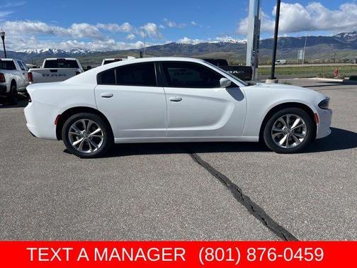 White Knuckle Clearcoat 2022 Dodge Charger SXT