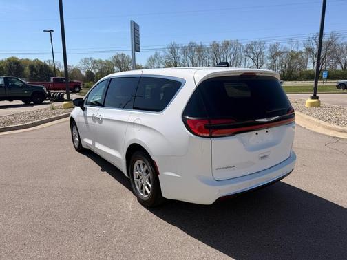 White 2025 Chrysler Pacifica L