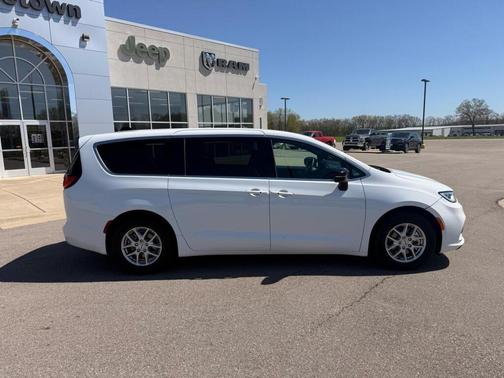 White 2025 Chrysler Pacifica L