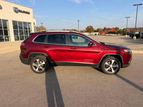 Red 2020 Jeep Cherokee Limited