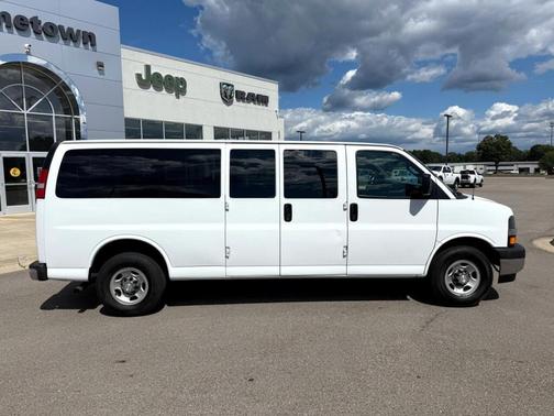 2019 Chevrolet Express 3500 LT