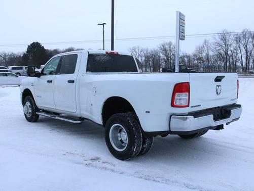 2023 RAM 3500 Big Horn Crew Cab 4x4 8' Box