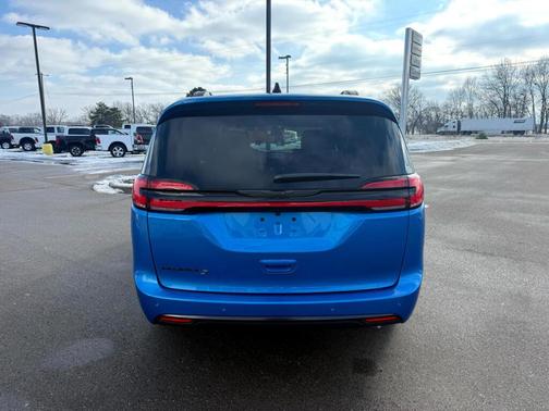 2026 Chrysler Pacifica L