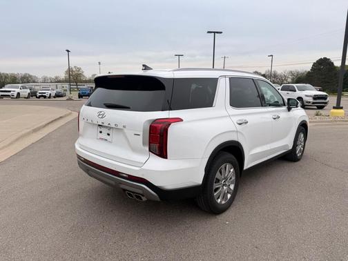 White 2025 Hyundai PALISADE SEL