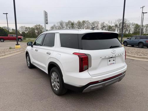 White 2025 Hyundai PALISADE SEL