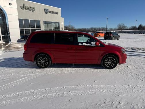 2016 Dodge Grand Caravan R/T