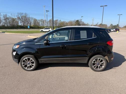 Black 2022 Ford EcoSport Titanium