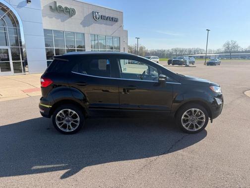 Black 2022 Ford EcoSport Titanium