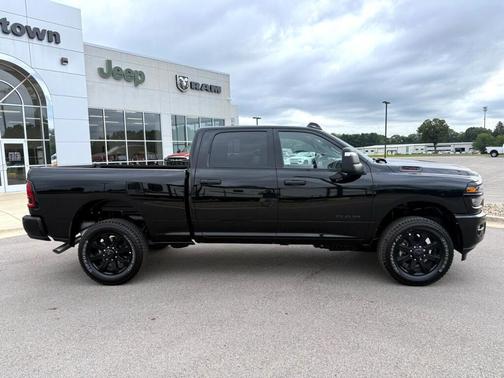 2025 RAM 2500 Big Horn Crew Cab 4x4 6'4' Box