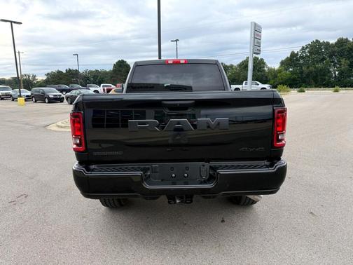 2025 RAM 2500 Big Horn Crew Cab 4x4 6'4' Box