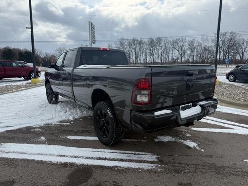 2022 RAM 3500 Big Horn Crew Cab 4x4 8' Box