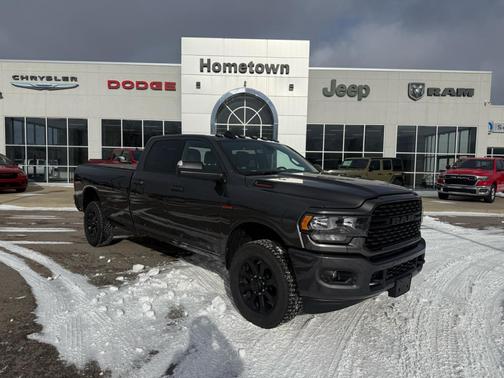 2022 RAM 3500 Big Horn Crew Cab 4x4 8' Box