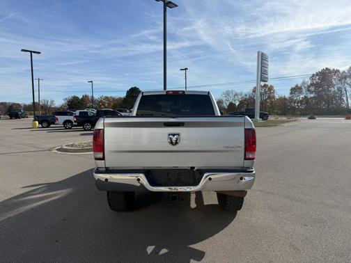 2017 RAM 3500 Tradesman Crew Cab 4x4 6'4' Box