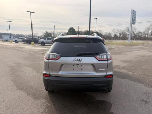 Silver 2021 Jeep Cherokee Latitude