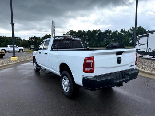 2024 RAM 3500 Tradesman Crew Cab 4x4 8' Box