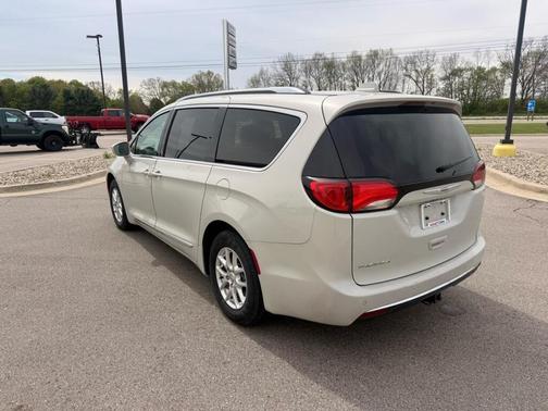 White 2020 Chrysler Pacifica Touring L
