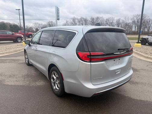 Not Specified 2024 Chrysler Pacifica Limited