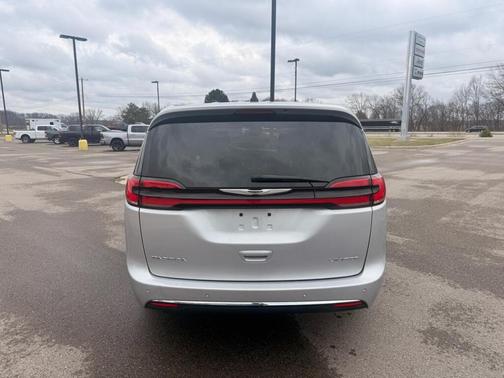 Not Specified 2024 Chrysler Pacifica Limited