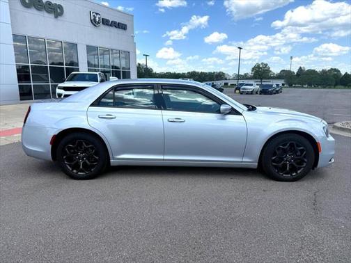 2019 Chrysler 300 S