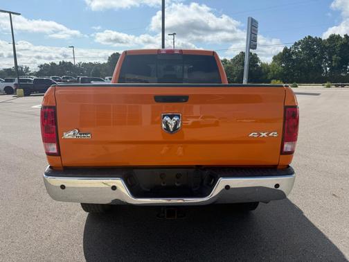 2017 RAM 2500 Big Horn Crew Cab 4x4 6'4' Box