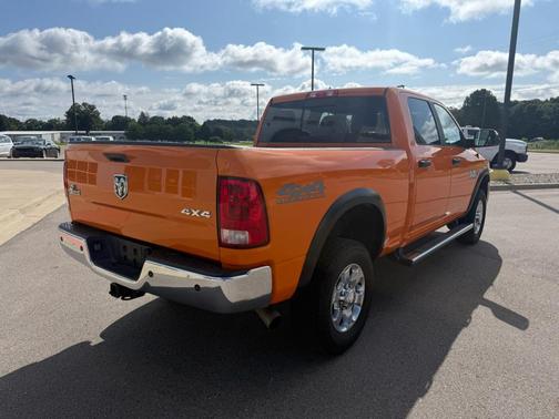 2017 RAM 2500 Big Horn Crew Cab 4x4 6'4' Box