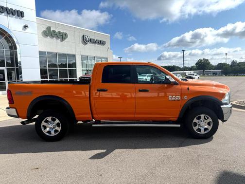 2017 RAM 2500 Big Horn Crew Cab 4x4 6'4' Box