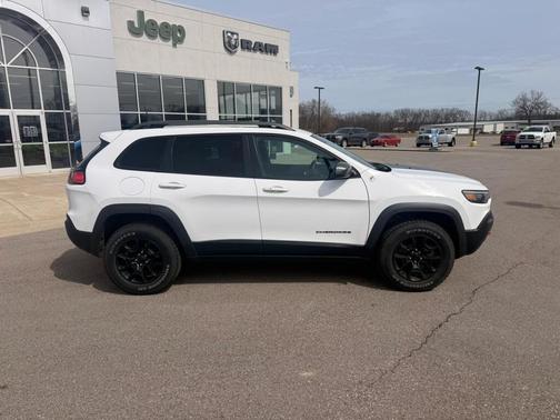 White 2021 Jeep Cherokee Trailhawk