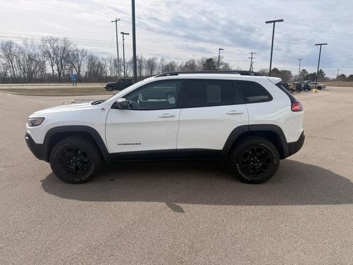 White 2021 Jeep Cherokee Trailhawk