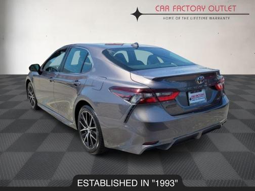2022 Toyota Camry SE