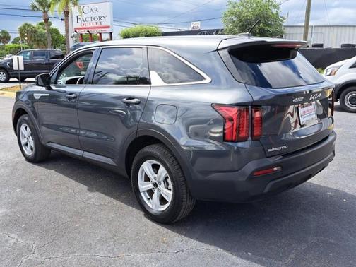 2023 Kia Sorento LX
