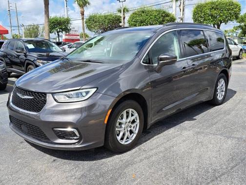 2022 Chrysler Pacifica Touring-L